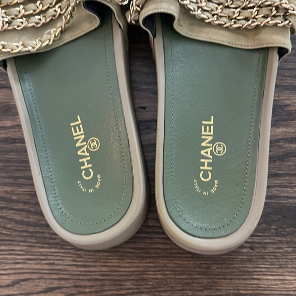 Chanel slides - Picture 4 of 11